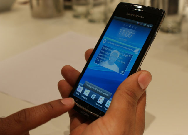 Di động cao cấp nhiều và liên tục điều chỉnh giá trong năm 2011.