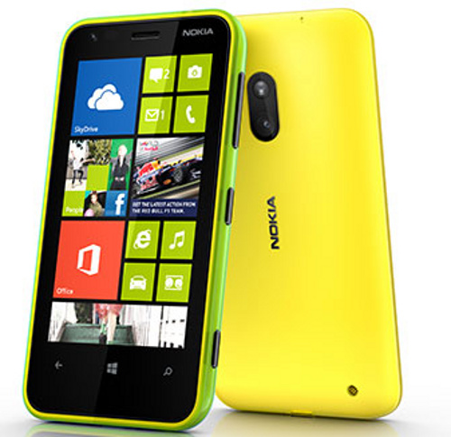 Lumia 620 chạy Windows Phone 8 giá hơn 5 triệu đồng