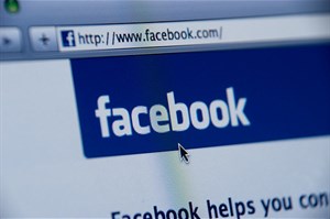 Gửi tin nhắn cho người lạ trên Facebook sẽ mất phí 1 USD