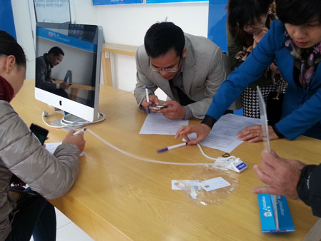 iPhone 5 chính hãng “cháy hàng” bản màu trắng iPhone 5 chính hãng “cháy hàng” bản màu trắng