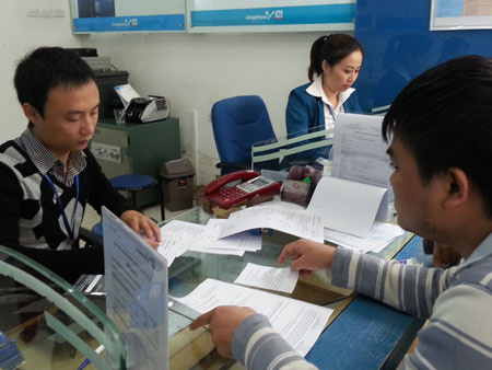 iPhone 5 chính hãng “cháy hàng” bản màu trắng iPhone 5 chính hãng “cháy hàng” bản màu trắng