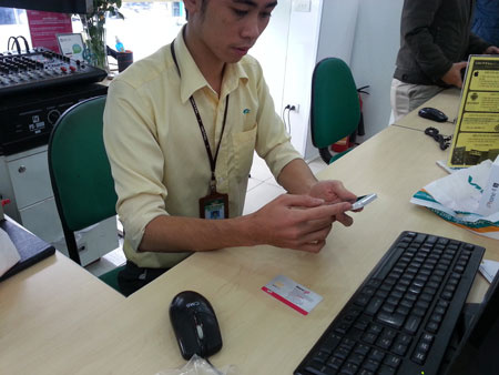 iPhone 5 chính hãng “cháy hàng” bản màu trắng iPhone 5 chính hãng “cháy hàng” bản màu trắng