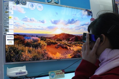 TV 3D năm nay bán tốt hơn năm ngoái  TV 3D năm nay bán tốt hơn năm ngoái