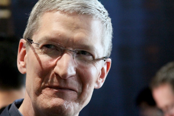 Thù lao của CEO Tim Cook đã bị sụt giảm tới 99%