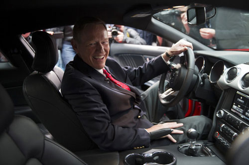 CEO Ford không về với Microsoft