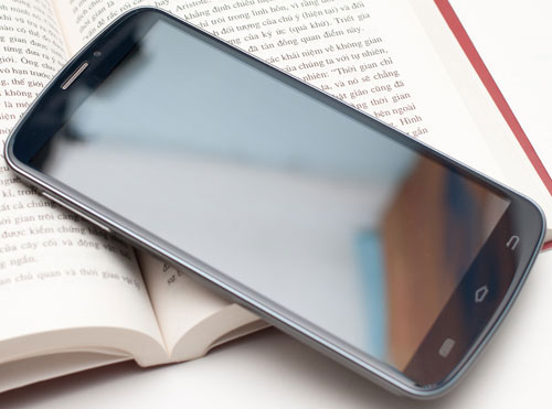 OPUS X651 là chiếc phablet đầu tiên dùng màn hình Full-HD của Kingcom Kingcom công bố mẫu phablet Full-HD đầu tiên