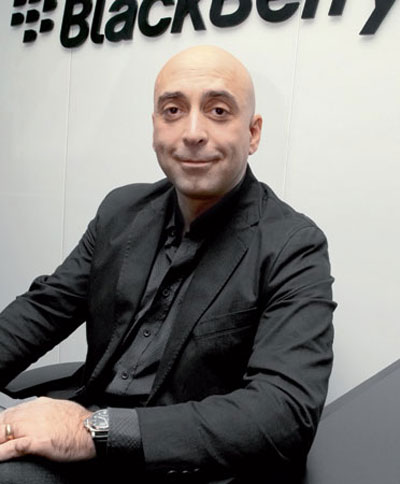 Ngài Rich Costanzo BlackBerry cải tổ mạnh, thêm 2 giám đốc sẽ rời công ty