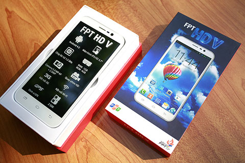 "Đập hộp" phablet đầu tiên của FPT 