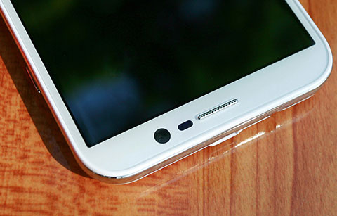 "Đập hộp" phablet đầu tiên của FPT 