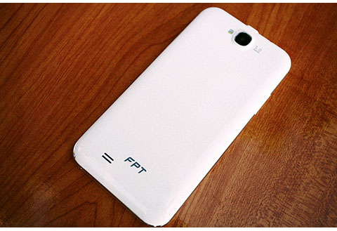 "Đập hộp" phablet đầu tiên của FPT 