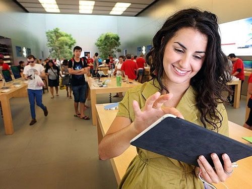 iPad không còn là món quà dịp lễ Giáng sinh phổ biến như trước đây. Android qua mặt iOS về doanh số năm 2013