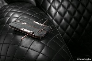 Cận cảnh smartphone Lamborghini giá 6000 USD