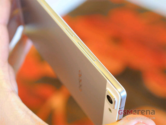 Smartphone OPPO R5 có giá 10 triệu đồng tại Việt Nam