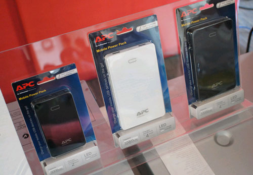 Vỏ ngoài của pin dự phòng APC dùng chất liệu nhựa chống cháy Pin sạc dự phòng chống cháy nổ