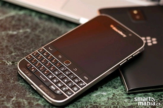 BlackBerry Classic cháy hàng, "hot" không kém Passport