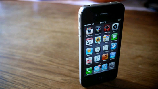 Kiểm tra ngoại hình của iPhone cũ