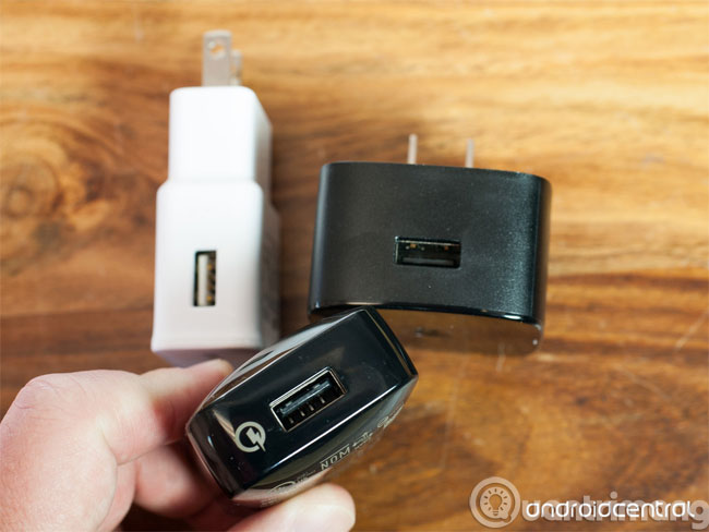 Chỉ nên dùng củ sạc đi theo máy