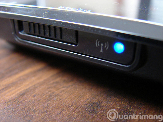 Bật WiFi trên laptop đời cũ