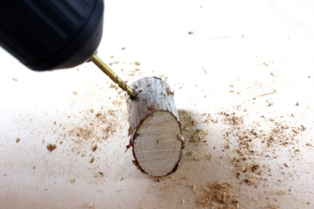 Khoan lỗ cắm sừng