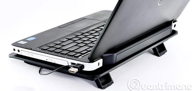 Sử dụng đế tản nhiệt cho laptop