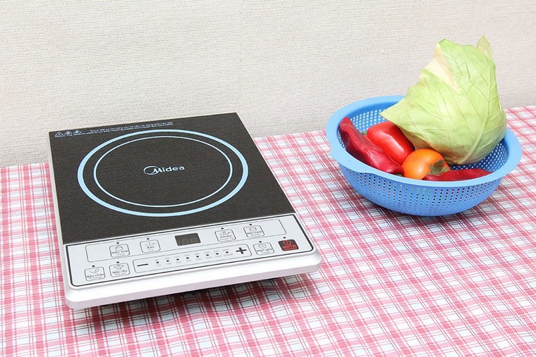 Bếp điện từ tiện dụng trong việc vệ sinh và an toàn Bếp điện từ tiện dụng trong việc vệ sinh và an toàn