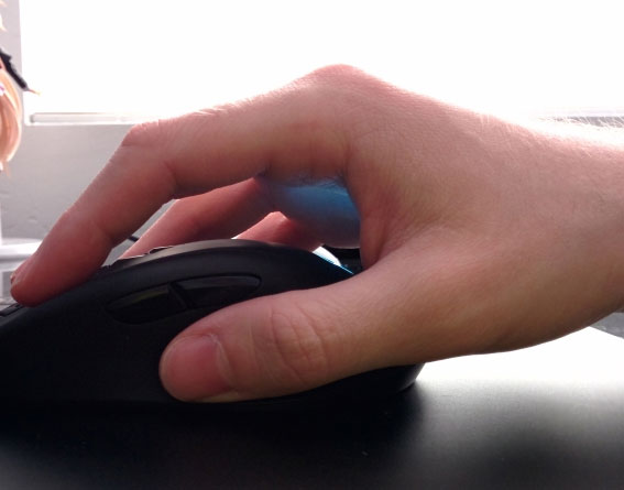 The Finger Tip Grip Cầm chuột như thế nào để đảm bảo xương khớp