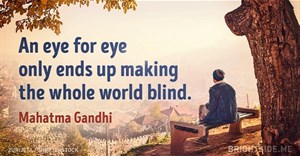 30 triết lý sống bất hủ của Thánh Mahatma Gandhi