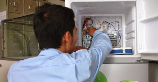 Làm gì khi tủ lạnh rung và kêu to bất thường