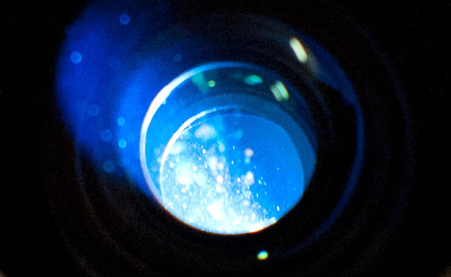 Kiểm tra quang học bề mặt ống kính  Cách chọn ống kính cũ hiệu quả