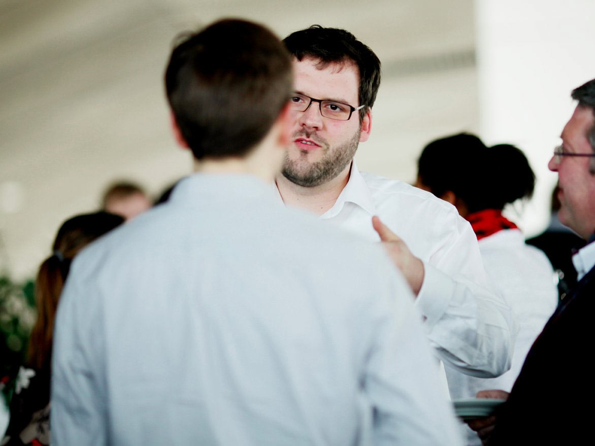 Lắng nghe Lắng nghe