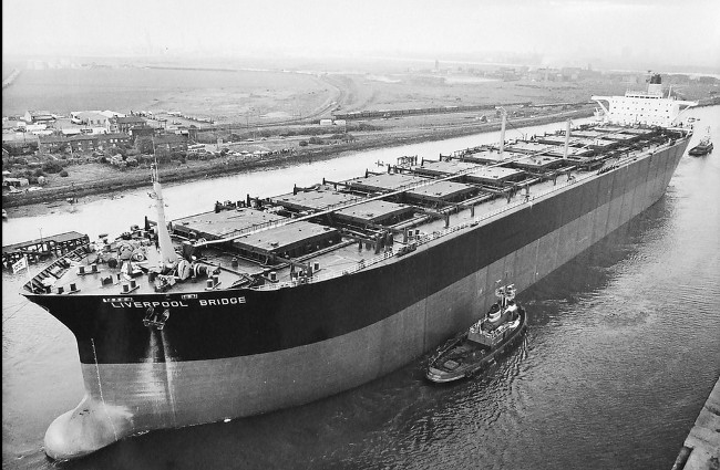 Tàu Derbyshire.  Tàu Derbyshire.