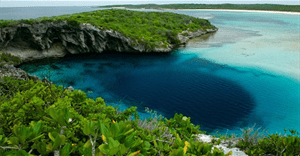 Khám phá hố xanh sâu nhất thế giới nằm ở biển Đông