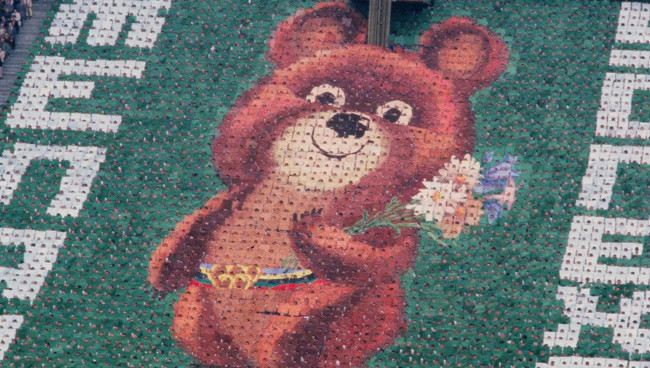 Gấu Misha được chọn làm linh vật của Thế vận hội Moscow 1980 diễn ra tại Liên bang Xô Viết  Gấu Misha được chọn làm linh vật của Thế vận hội Moscow 1980 diễn ra tại Liên bang Xô Viết