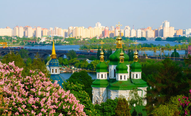 Hiện nay, tỉ lệ suy giảm dân số tự nhiên ở Ukraina vào khoảng 0.8%/năm và đến năm 2050, Ukraina sẽ mất khoảng 30% dân số hiện có. Quốc gia này đang trên đà biến mất nhanh nhất.