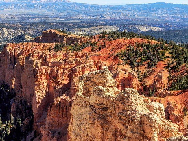 Leo lên đỉnh Rainbow Point