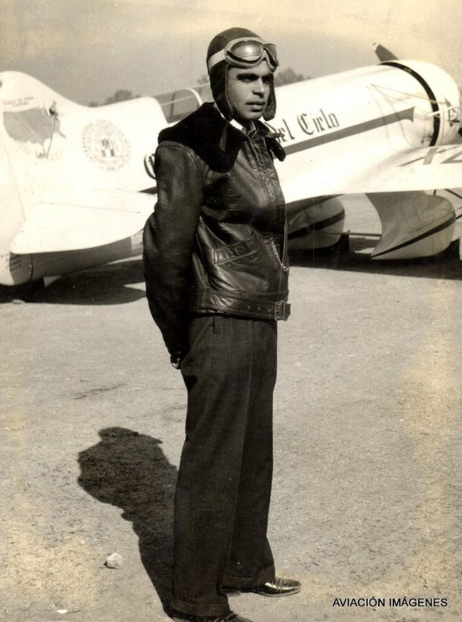 Francisco Sarabia (1900 - 1939), phi công người Mexico  Francisco Sarabia (1900 - 1939), phi công người Mexico