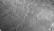 Sửng sốt phát hiện hóa thạch sông trên Hỏa tinh