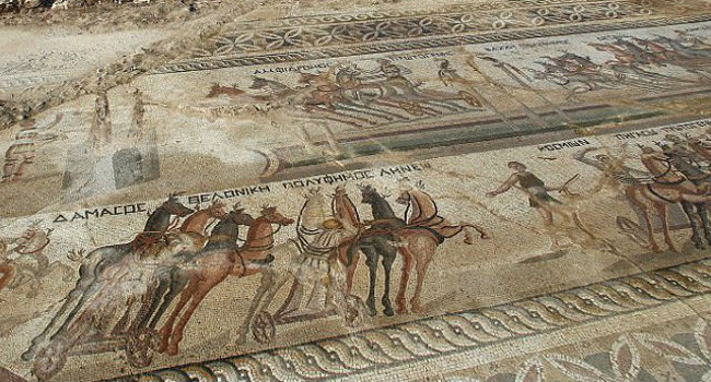 Khảm đá đua ngựa La Mã cổ đại phản ánh một nền văn minh, văn hóa sinh hoạt cộng đồng đặc thù của người La Mã cổ đại trên đảo Síp. 