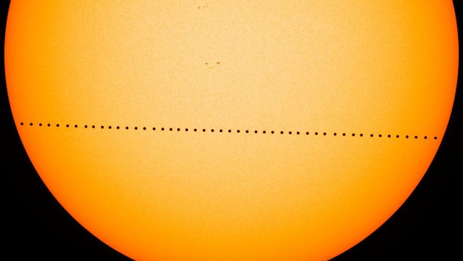  Sao Thủy đi qua bề mặt Mặt trời