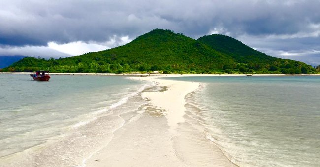 Con đường dưới biển ở đảo Điệp Sơn Con đường dưới biển ở đảo Điệp Sơn