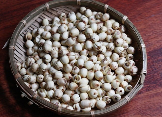 Hạt sen làm nhân bánh Trung thu