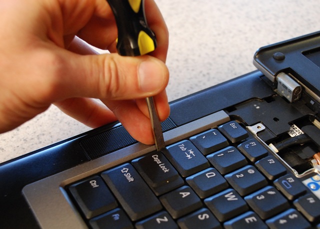 Hướng dẫn xử lý khi key bàn phím laptop bị hỏng