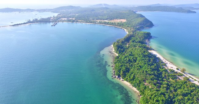 Mũi Ông Đội có hai mặt đều là biển Mũi Ông Đội có hai mặt đều là biển