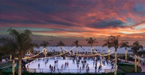 Đây mới là 8 khách sạn có sân trượt băng tại chỗ ấn tượng nhất thế giới