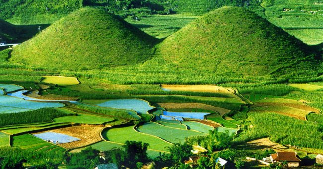 Núi Đôi Núi Đôi