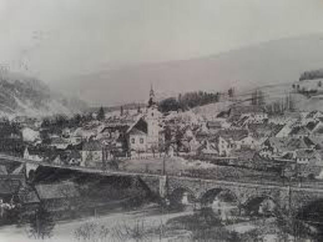 Ngày 26/6/1807, sét đã đánh trúng vào nhà máy sản xuất thuốc súng trong thị trấn dẫn tới vụ nổ long trời lở đất khiến 300 người chết