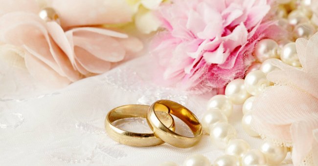 Chọn nhẫn cưới, trang phục cưới