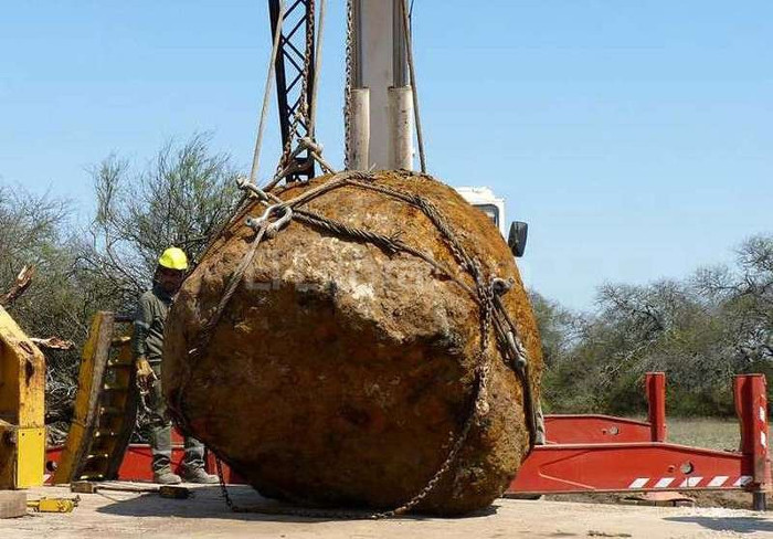 Thiên thạch khổng lồ nặng 30 tấn