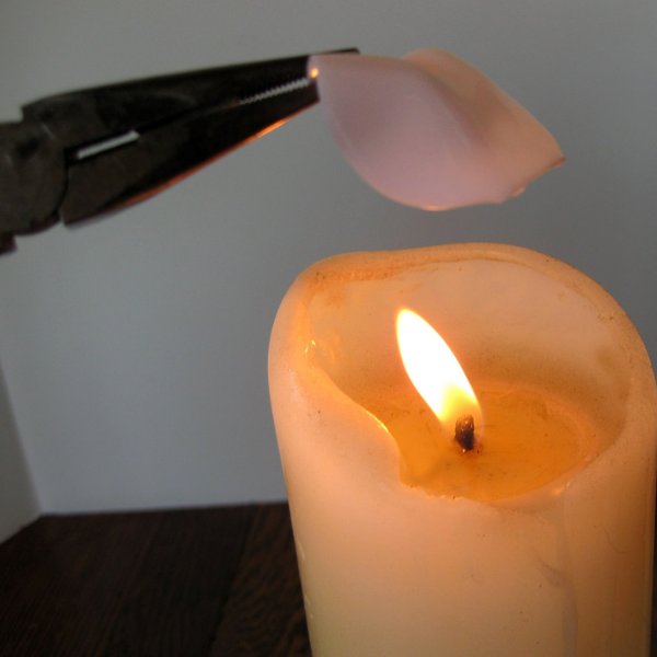 Hơ cho phần đầu thìa cong tự nhiên