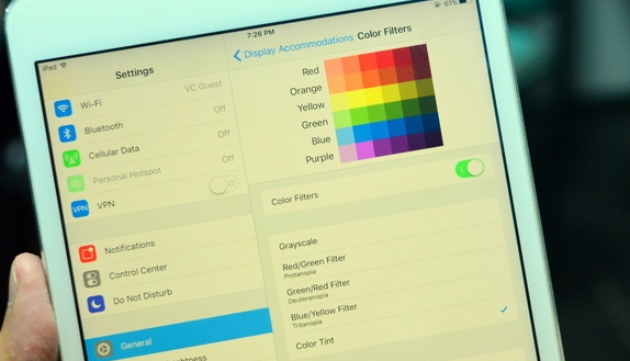 Chuyển sang tông màu vàng màn hình Tùy chỉnh tông màu màn hình